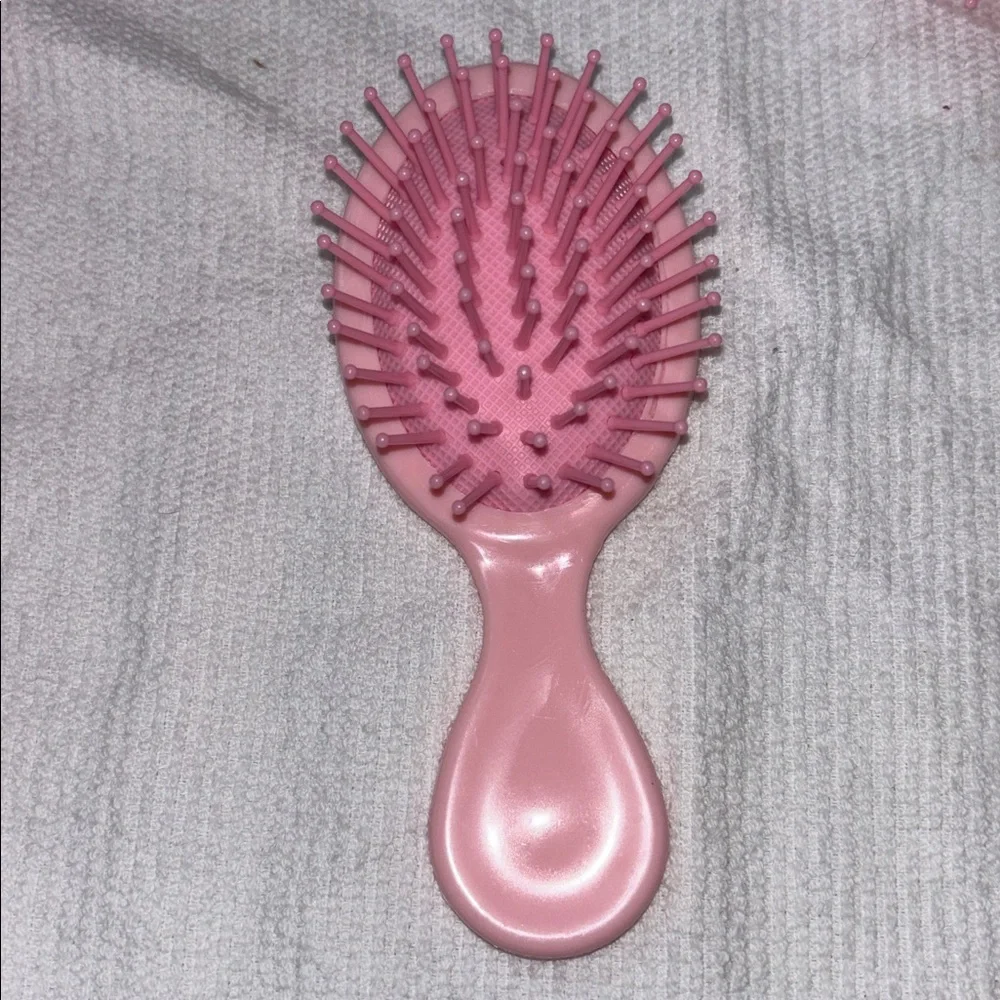 Cute Pink Hello Kitty Hairbrush